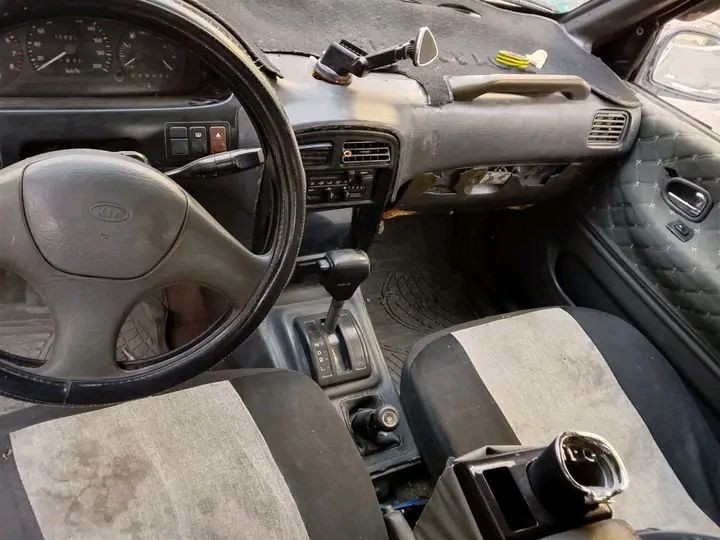 السلام عليكم 
كل عام وانتم بخير 
كيه سبورتج موديل 95 باسمي كير محرك بوضعيه جيده جدا 
كهربائياته شغاله تبريد شغال
سعره 36قفل مكانه بغداد الدوره هور رجب 
***********
