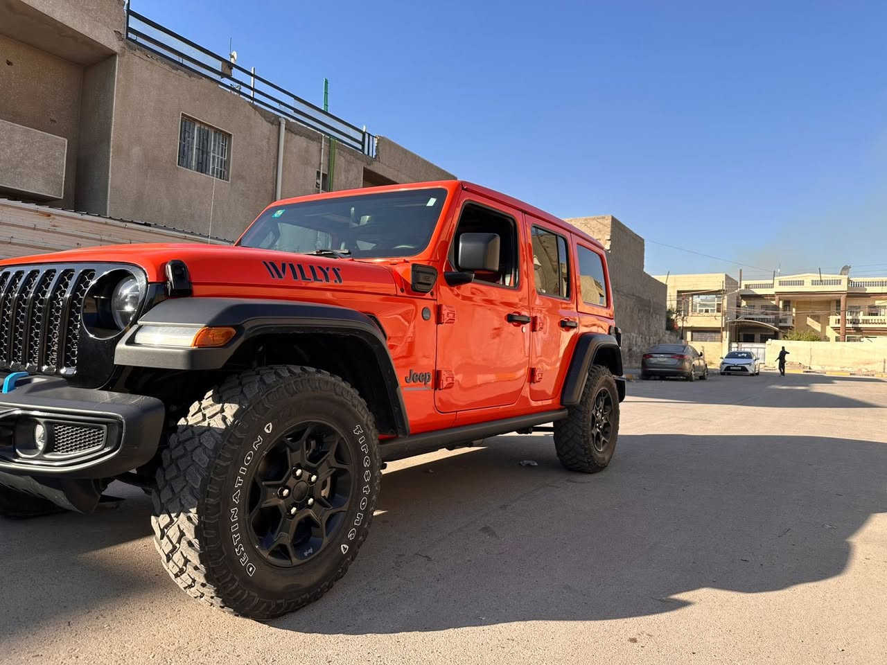 السلام عليكم للبيع او مرواس 

جيب رانكلر 4Xe وارد امريكي ماشيه 24 
#
#برتقالي مميز وداخل احمر بلادي #

1.قماره بانورما تنفتح كهرباء ع طول السياره
2.بصمه 
3.لوكير
4.كشافات 
6.شحن خارجي
7.بكلايت لد 
8. شاشه
9.سستم صوت دمام خلفي + امامي 
10.لايتات زنون هايلوجين
11.كشنات جلد داخل احمر بلادي 
12.سقص اسود بلادي 
13. تحكم استرين
14. ويل حجم 17
15. حساس خلفي
16.رادار جانبي 
17.تاير جبلي بلادي 

حادثها باب وجاملغ خلفي صبغ بدون ايرباك رقم بغداد السعر مكاني بغداد الدوره ***********
