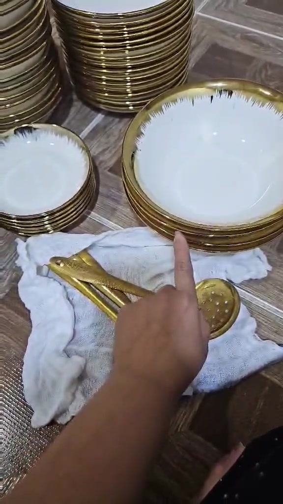 سڵاو بەڕێزان ئەوانەمان هەیە بۆ فرۆشتن بەکارنەهاتو نرخێکی گونجاو  شوێن سلێمانی ژمارەی تلفون ***********
