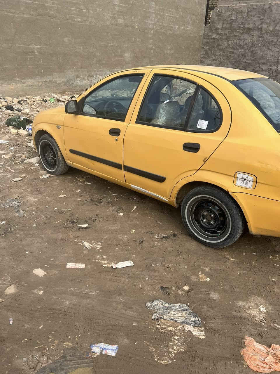 السلام عليكم شباب طيبه موديل16 سنويه  صدر جديد تخم تاير دوسهم ارضيه كله جديدتدفئه تبريد كله شغال كهربائيات كلها شغاله سياره خير من الله متصرف ربع گبل للشارع مدينه الصدر ***********
