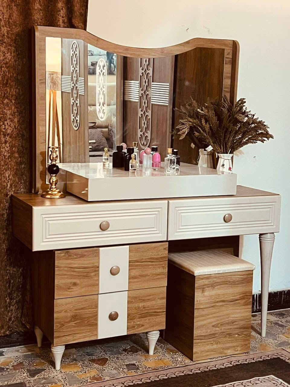 غرفة تركيا نضيفة جداً 9 قطع هايدروليك وبيها انارة مكاني بغداد للأستفسار ***********
