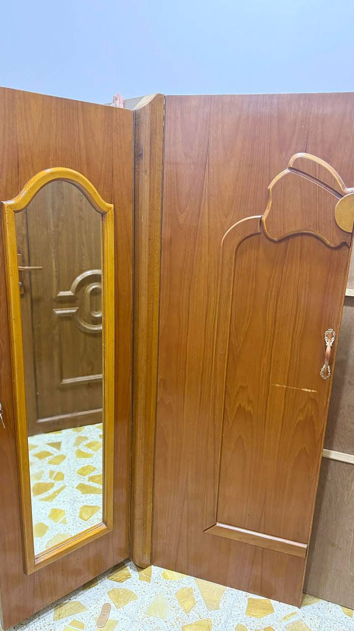 غرفة خشب للبيع صاج درجه اولى الغرفة كلش نظيفة للتواصل عبر الرقم
***********
