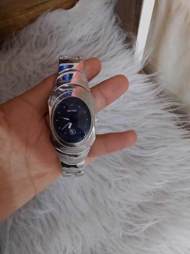 🥀ساعات ماركة Denvosi 🛍️✨

❄️ دينفوسي استيل اصلي 
❄️ ضد الماء 
❄️ لون ثابت لا يتغير 
❄️ ضد الخدش 
❄️ ضد الصداء 
❄️ تصميم بن تايم 
❄️ تشكيل جديد حصري للبيع 
المكان العماره ***********
