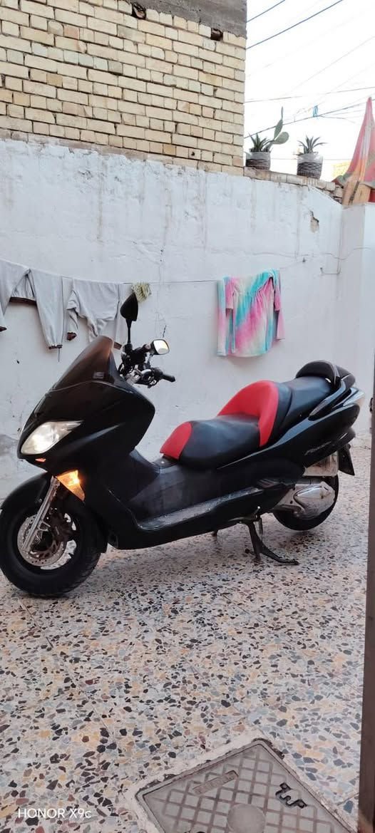 فورزه 0️⃣ 9️⃣ كرستال عميه بلاد
جاهزه من كلشي دراجه 
نكره سلف كهربائيات كله شغاله
مكينه ناعمه مكاني بغداد *********** 
السعر  ٩٥٠
