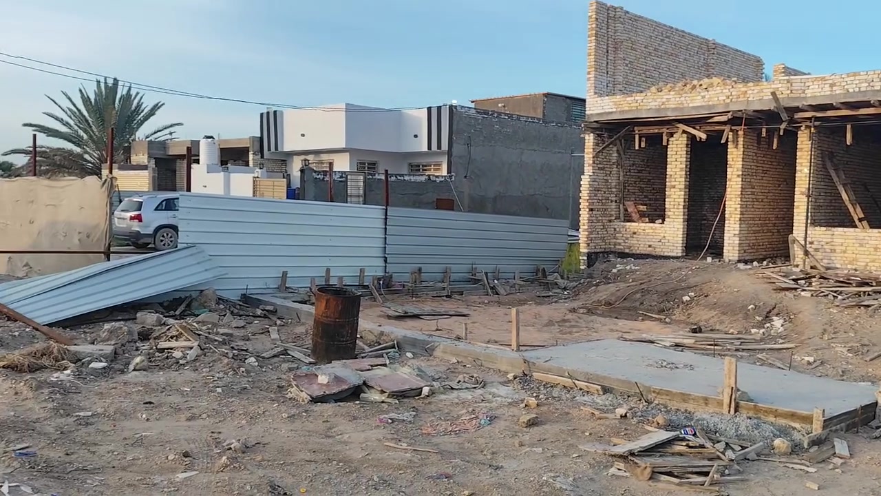 قطعة للبيع طويريج حي الجمعية
على الجدول مباشرة قرب سكلة زهير حنتوش تجاري سكني متر 235 طابو زراعي سند 25 تحويل اسهم 
واجهة 9.5
مدفونة وجاهزة للبناء 
مقابل فرع مدرسة الرضوان  
***********
