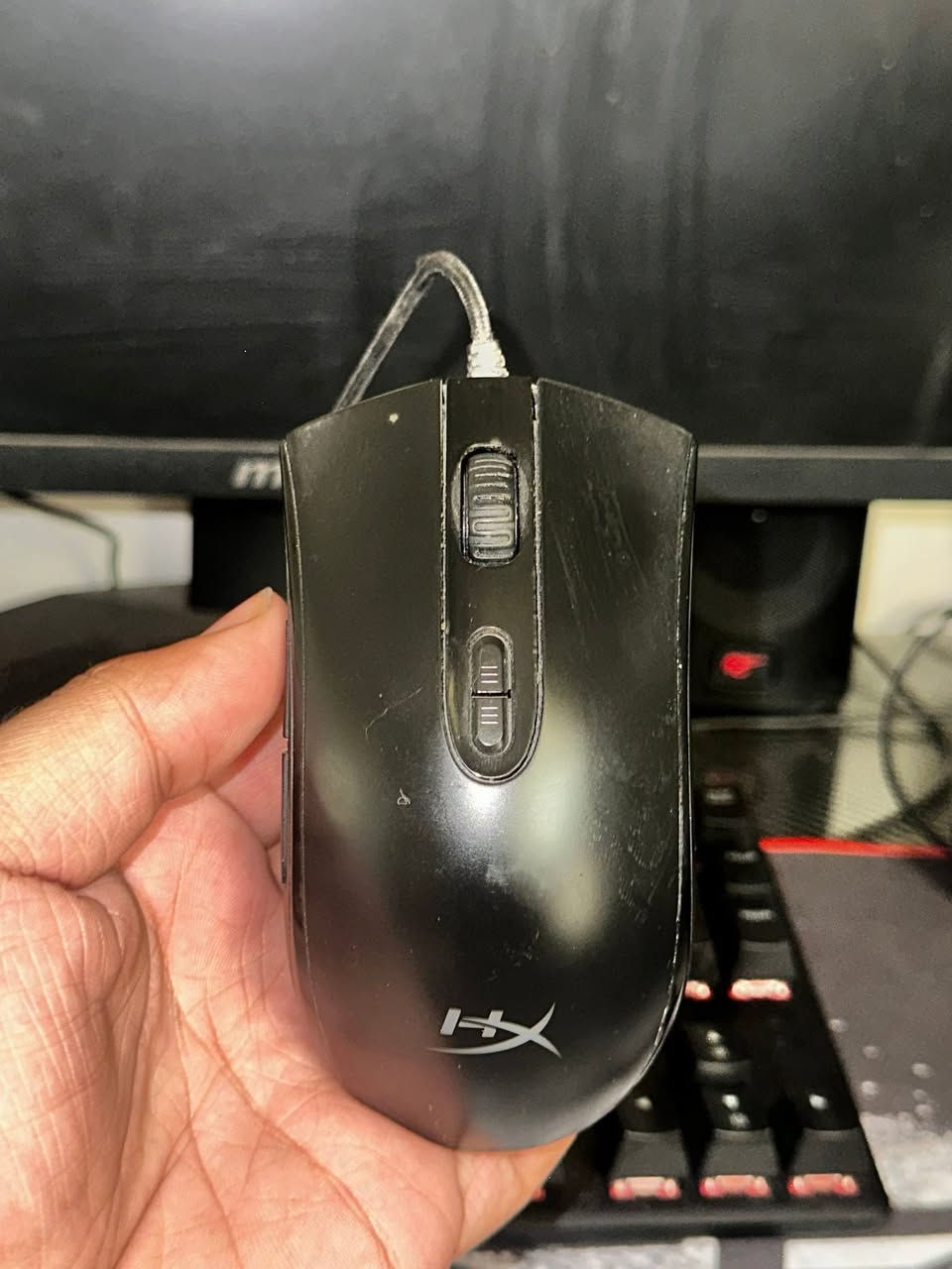 السلام عليكم 

للبيع ماوس + كيبورد 

ماوس     Hyper X
    )
* المستشعر (Sensor): Pixart 3327
* دقة المستشعر: تصل إلى 6200 DPI
* أزرار قابلة للبرمجة: 7 أزرار
* إضاءة RGB قابلة للتخصيص
* معدل الاستجابة (Polling Rate): حتى 1000Hz

كيبورد
 * الشركة:  Logitech G⁠
* النوع: Gaming Keyboard سلكي
* الحجم: Full Size (مع Numpad)
* الإضاءة: RGB قابلة للتخصيص
* أزرار تحكم بالصوت مدمجة (+ و - وكتم الصوت)
* مقاوم لرذاذ الماء بشكل محدود
* يدعم برنامج Logitech G HUB للتحكم بالإضاءة والماكرو

للأستفسار واتساب : *********** 

مكاني بغداد مدينه الصدر 

السعر بالخاص
