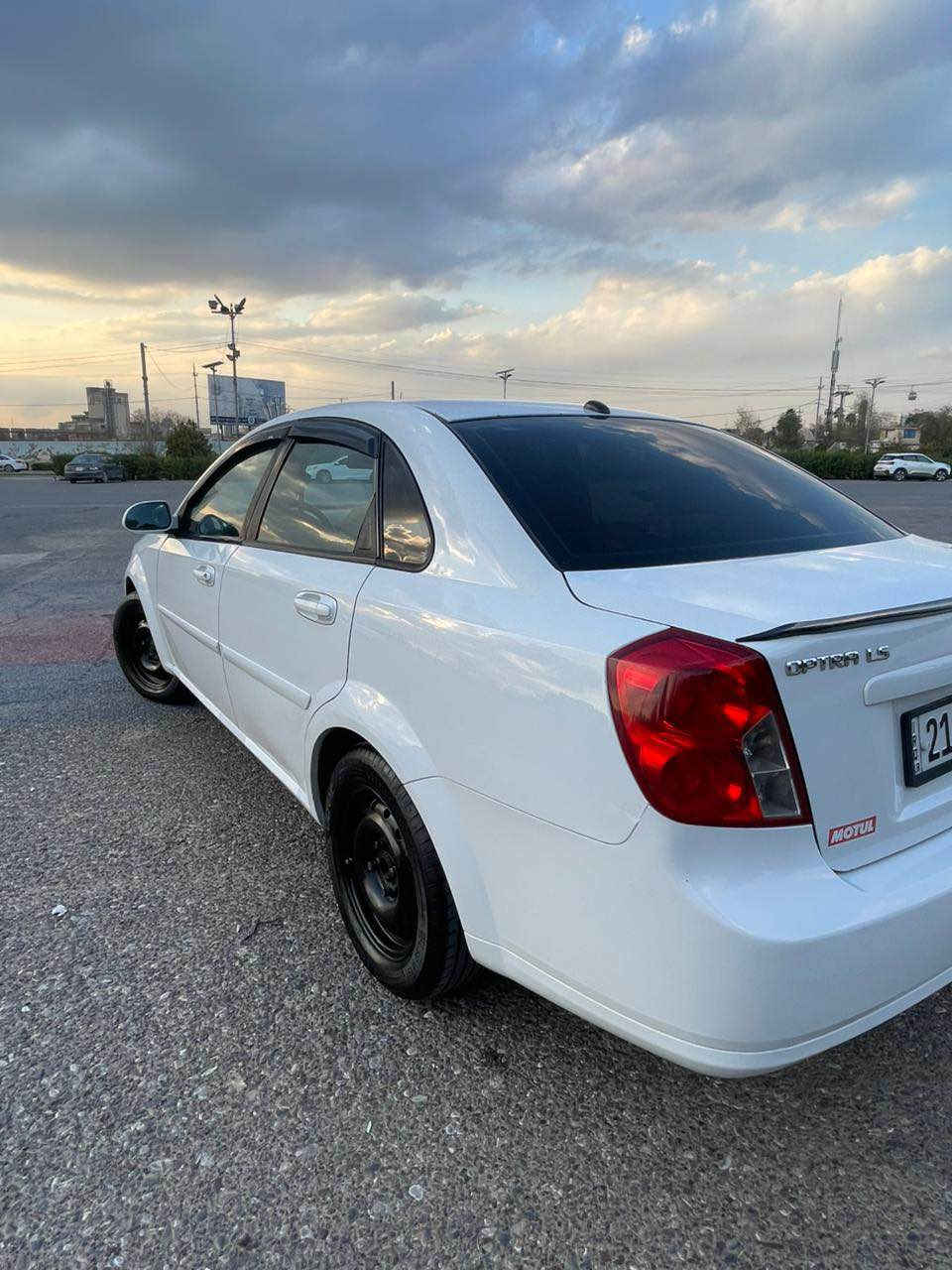 شۆفرلێت ئۆپترا مۆدیل 2013
سەیارەکە 165 هەزاری حقیقی رۆییە گێر ئۆتۆماتیکە چوار جام کارەبایە سوکان ڤۆلیۆمە تەبریدی گەرم و ساردی بەشەرتە سەیارەکە بیلاد دەبل پانکەیە چوار تایەی لۆکی نوێی لەسەرە پێش و پشتی توندە یەك دینار مەسرەفی تێدا نیە هەزەیی 2026 مانگی 12 سەنەوی 2027 مانگی 7 بەناوی خۆمە وەکالە و بەناوکردنی بەشەرتە سەیارەکە پێش و پشتی کەپسە رسمی سۆنەرەکەیم داناوە داوای 94 وەرەقەی لێ دەکەم و مەجالەکی برایانەی تێدایە.
*********** أربيل, العراق
