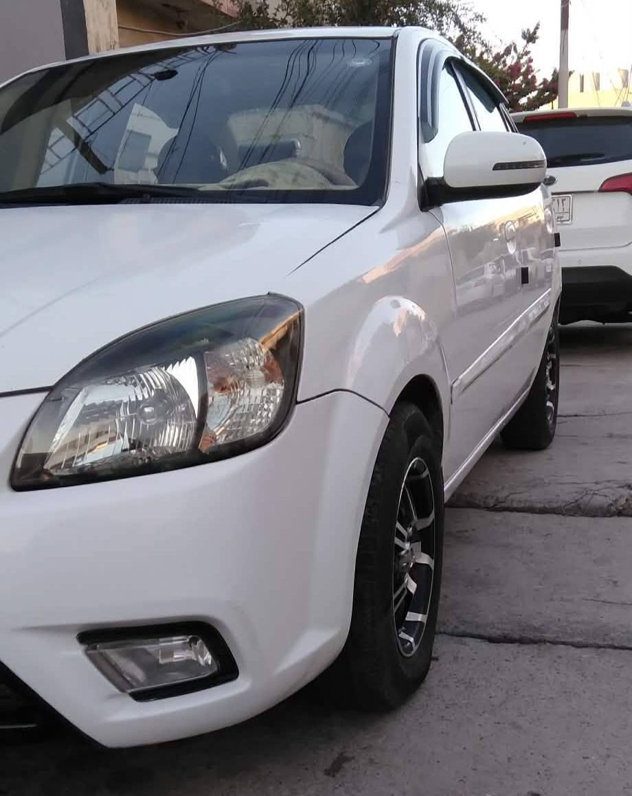 كيا ريو خليجي موديل ٢٠١١
سيارة ما بيها نقص كلها شرط 
تبريد ثلج كير و محرك شركه 
محرك حجم ١٤ دبل كازكيت ماادق السيارة 
طخمها جديد ماشيه ١٤٥ حقيقي
سيارة ضرر مالتها  ابوب السيارة ما بيهم صبغ
باقي السيارة مصبوغ 
سنويه ٢٠٣٠ جديدة رقم دهوك جديد السيارة انا صاحبها الشرعي شرط التحويل
الاتصال ‎0781 048 4959
