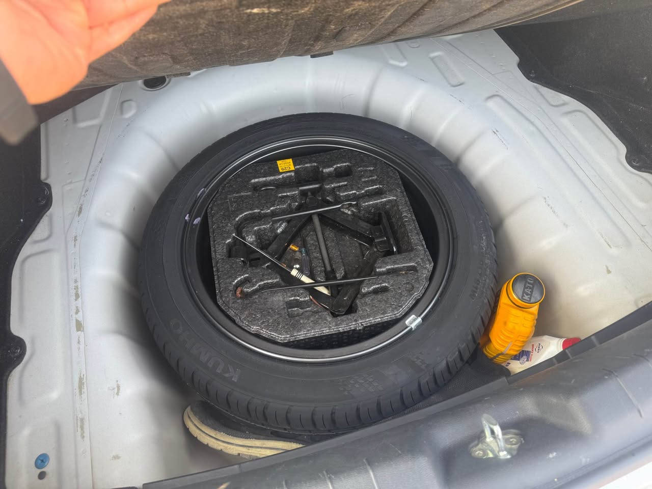 السلام عليكم 
للبيع
هونداي النترا 2020 خليجي
فولللل مواصفات 1/1 الاسمارت  سيارة مكفولة كفالة عامة من الصبغ من الشواصي  من ظربة سيارة بلادية  واستخدام شخصي فقط شخوط خفيفة ب الباب الخلفي موضح بصور  وتبديل رواجز بسبب الدهن خليته  طلع مغشوش 
السعر: 165$
تعال شوف سيارة وبيك خير وتدلل
ماشيه:129 km الف 
1- بصمة عدد 2✅
2- سلايد - فتحة ✅
3_محرك 2000 دوش ✅
4_كير At✅
5_حساس خلفي & امامي ✅
6_كاميرا خلفيه أمامي +داش كام بلادي ✅
7_شاشة كبيره اندرويد✅
8_تحكم أستيرن جهتين✅
9_وضعيات قيادة متعدده 4 وضعيات (ايكو +نورمل +سبورت + سمارت)✅
10_كشنات جلد لونين✅
11_مري شفط نضام ترحيب ✅
12_صندوق بصمه ذكي ✅
13_لد نهاري✅
14_تبريد قطعتين ✅
15_ويل كب/ويل كروم/✅
16_سببير غير مستخدم ✅
17_يدات نيكل✅
18_مدخل AUX+USB/بلوتوث….✅
19_شاشه عرض الاعطال ✅

العنوان / بغداد / تقاطع الدرويش/ حي التراث
هـ/*********** بغداد, العراق
