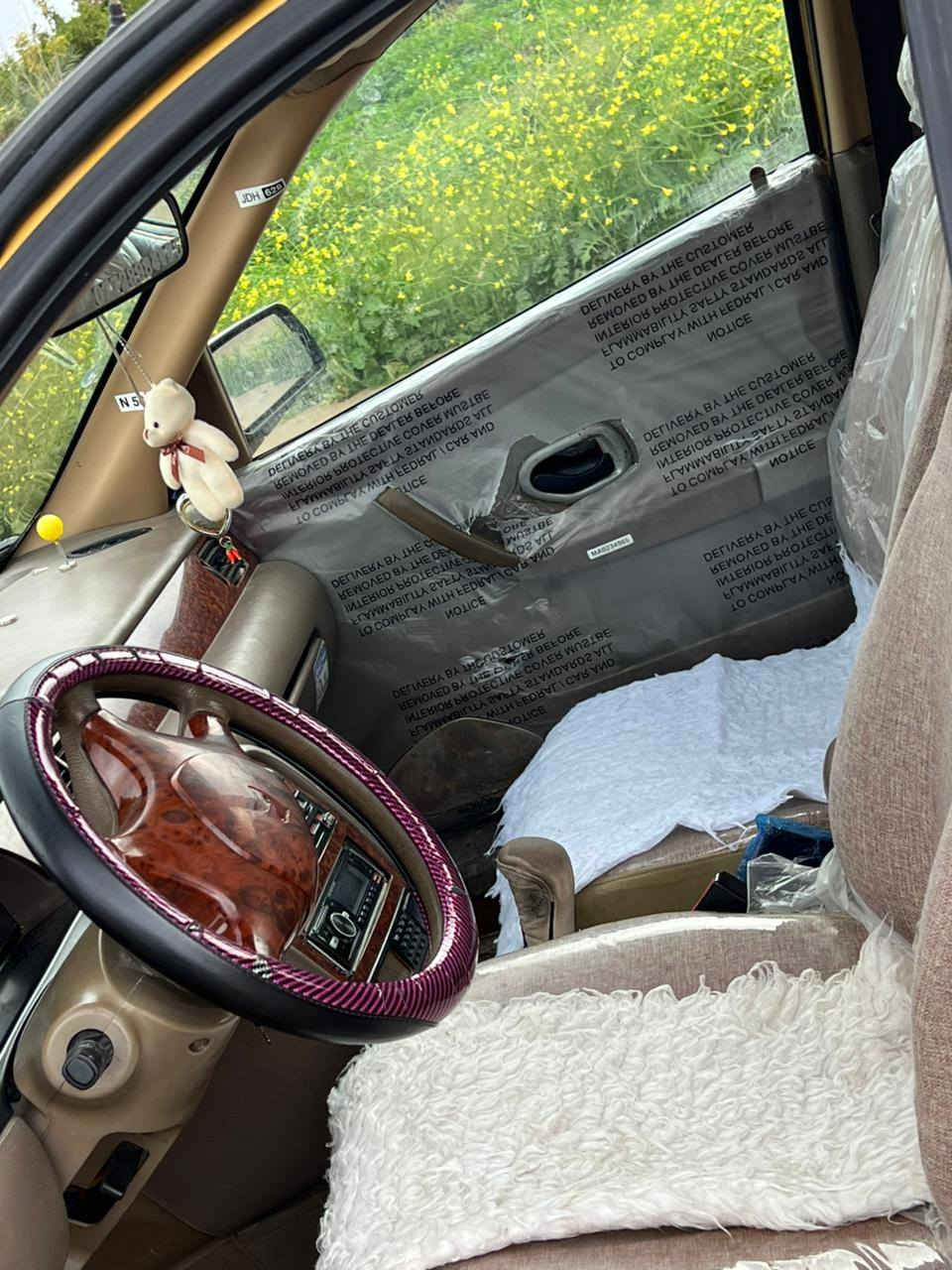 سلام عليكم سياره سمند موديل 2011
اي عيب مابيهه سياره بلاديه 
مكينه نحله 18 گير عادي 
حداده جديد 
تخم تأيرات 
سياره اي عيب مابيهه سياره بسمي وشرط فحص 
*********** السعر خاص
