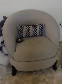 طقم ايطالي • كنبتين 4مقاعد • الاعظمية بغداد