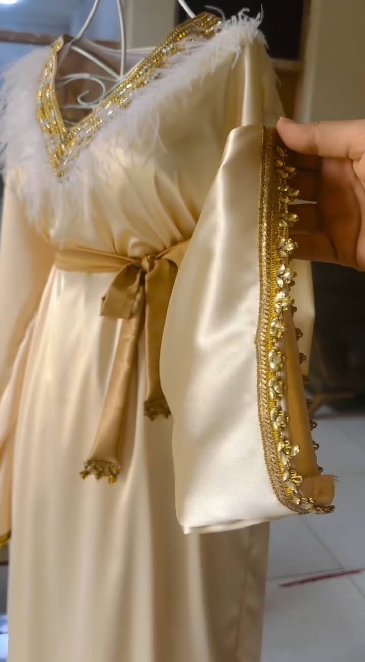 السلام عليكم بنات
فستان للبيع ملبوس ساعتين فقط
 للعرايس مال صباحيه او رمضاني او عقد
ماخذته بـ60 خياط القماش تموت 
أريده بـ45
يلبس من وزن 50 إلى 65
التريده تراسلني خاص
موجود عندي توصيل لكل المحافظات♥️.


**إذا كنت صاحب هذا الإعلان وتريد حذفه لأي سبب، رجاءا أرسل رسالة إلى الدعم الفني**