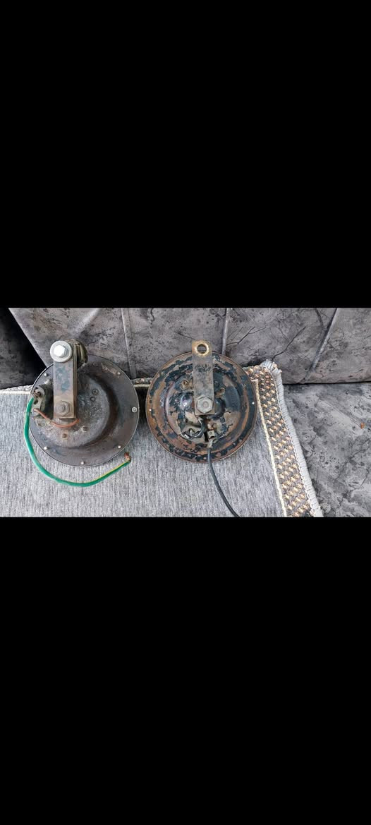 السلام عليكم من رخصة الادمن عندي هورنات الماني مقسمات على اخر حبايه جيب وشد وموجودة دكتهن والسعر 400 الف وبيهن مجال شويه ومكاني الحله للاستفسار الاتصال على هذا الرقم ***********حيدر ابو كرار
