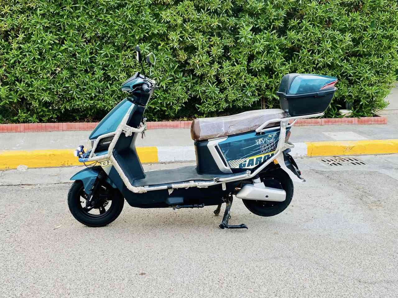 دراجه شحن 318 موديل 2025
6 بطاريات كبار زينات ع الفحص 
4 نمر سرعه سرعتها 100 حقيقي 85 
ملف 2000 تمشي بالشحنه الوحده 45 كيلو 
ليد عالي ناصي اصفر وابيض وثلجي 
دراجه جديده جديده كلش مابيها اي شخص بالصور احلى 
 وصلها موجود سعرها 625 وبها مجال 
مكاني اليرموك والعامريه 
رقمي -***********
