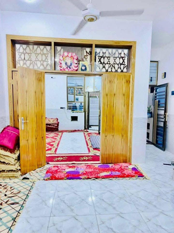 384
دار للرهن (100 متر) حي النداء 
 مجمع بيتي الثاني قرب المولده
السعر الرهن 15 مليون
يحتوي على طابق واحد 
 غرفه  مطبخ   صاله   استقبال
ـــــــــــــــــــــــــــــــــــــــــــــــــــــــ
بيت فول نضافه جديد
مدة الرهن سنه وقابل للتجديد***********
