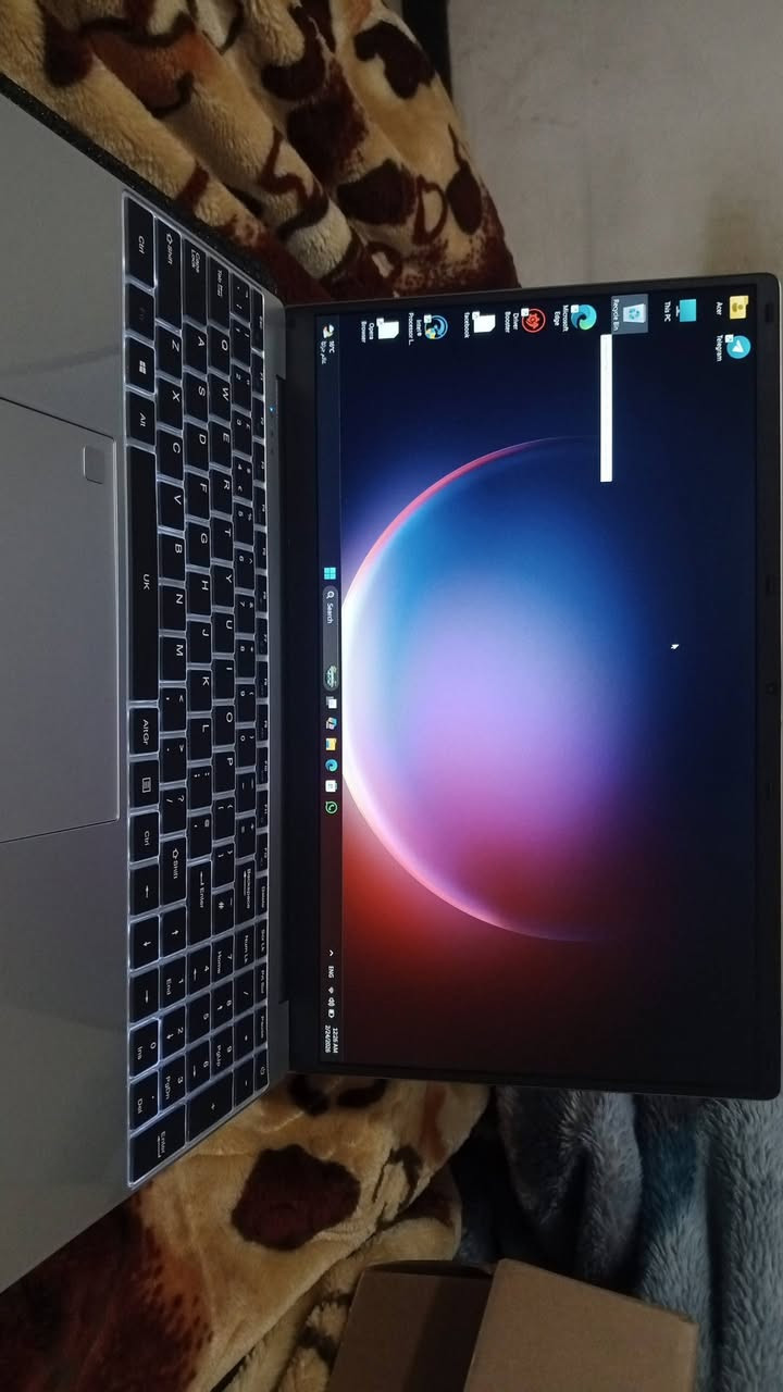 السلام عليكم
لابتوب جديد لوك غير مستخدم 

الرام :::16

SSD::: 1 تيرا

كارت شاشه داخلي:: 8 كيكه 

وندوز 11 برو 

كيبورد RGB

بصمه 
حجم الشاشه::15.6

باقي تفاصيل بصور


**إذا كنت صاحب هذا الإعلان وتريد حذفه لأي سبب، رجاءا أرسل رسالة إلى الدعم الفني**