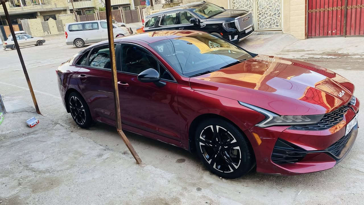 كي فايف موديل 2022ماشي 77 واردامريكي ضربة جاملغ يمين باب بدل خلفي مواصفات GTباتري جديد تخم تاير جديد تبريد ثلج  رقم ديوانية مشروع وطني تحويل ثاني يوم سعر سيارة 160وبيها مجال مكان سيارة بغداد جديدة رقم الهاتف ***********
