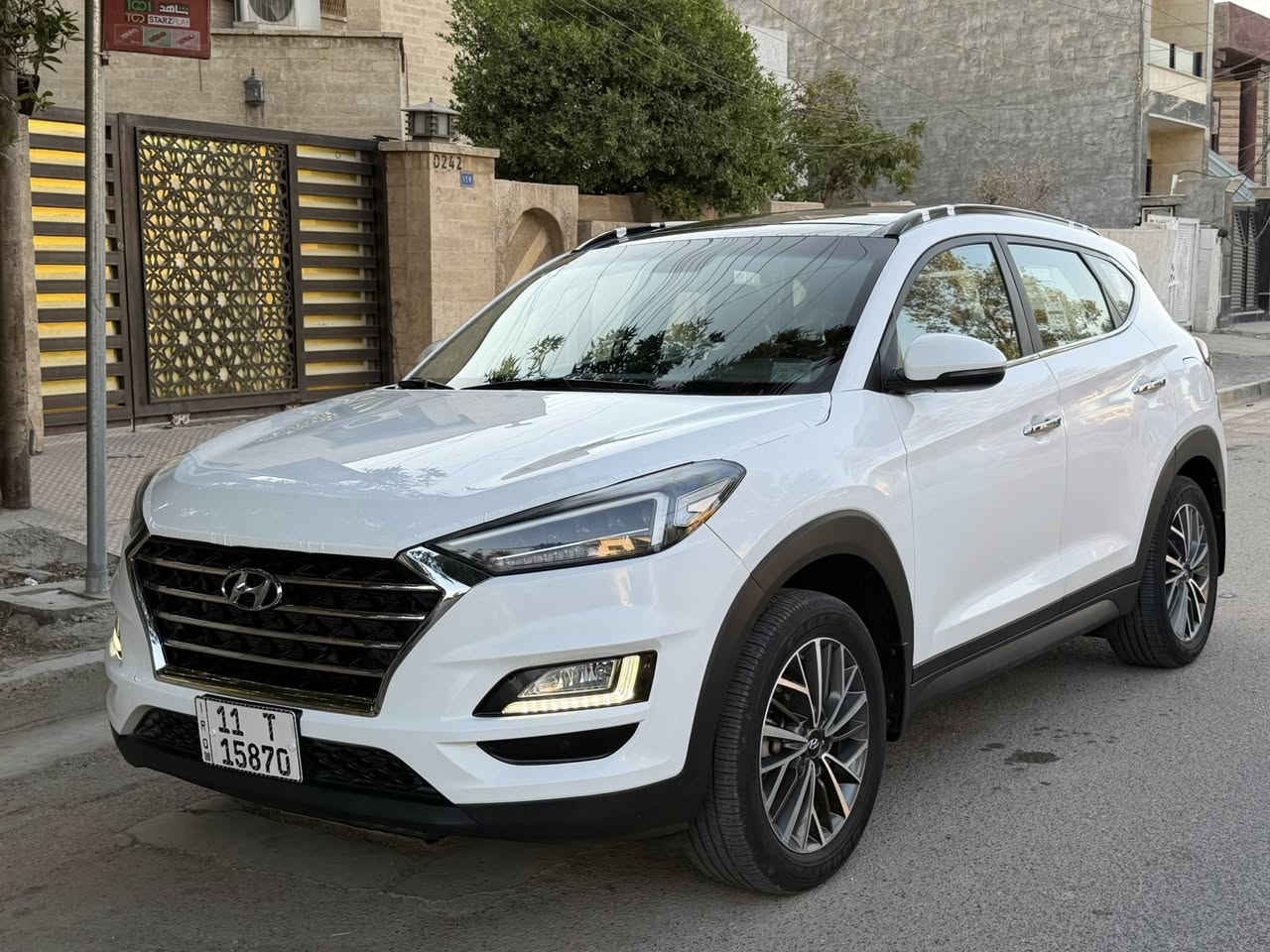 يالله
سلام عليكم للبيع توكسان موديل ٢٠٢٠ كفاله عامه ضربه صبغ تبديل كفاله كير مكينه حداديه تخم تاير كله جديد وشرط الفحص السياره فول مواصفات 
بانوراما 
بصمه
مري شفط 
٥ عدسات 
لد امامي
لد خلفي
ويل كبير 
شاحن وايرليس 
اشاير بل مري 
وبعد المواصفات المعروفه سياره بحاله الوكاله شرط الفحص ماشيه ٥٢ وعله الفحص العنوان بغداد السيديه السعر ٢١٠ وبيه مجال بسيط للاتصال ***********
