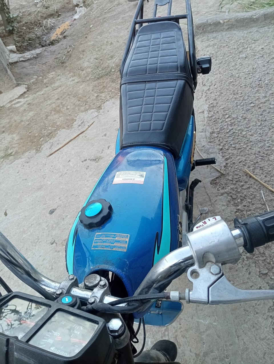 سلام عليكم ورحمه الله وبركاته دراجه للبيع نامه شلامجه المكينه ما مفتوح بيها لو برغيى حتى تفيلس ما مفلسه دراجه جديده تعمير وحلوه وخير من الله مقفوله كفاله عامه كهربائيات وياله جدد تايرات دراجه خير من الله دراجه كلك مقفوله من السرقه السعر 650 وبيها مجال قليل العنوان بابل الهاشمية رقم الهاتف ***********
