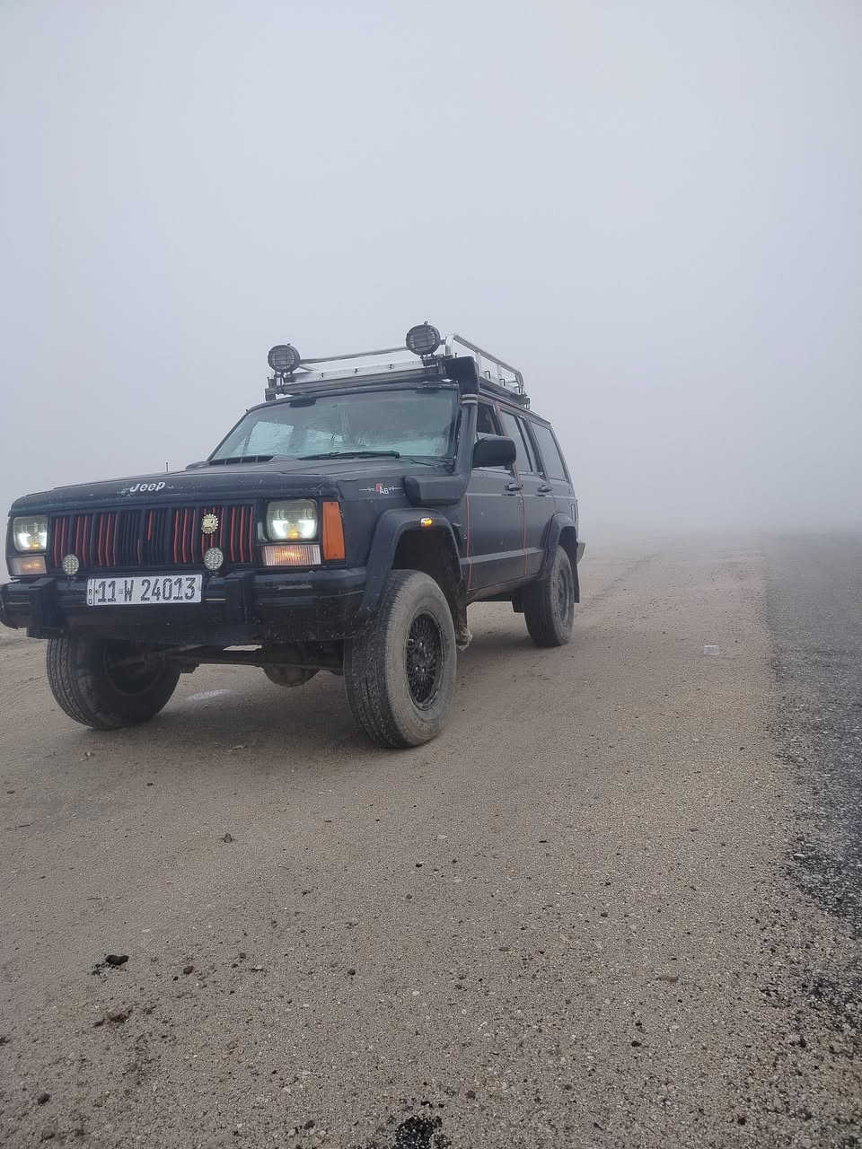 جيب شيروكي موديل 1990 سياره جاهزه مكينه وكير بلادي فورويل شغال تبريد شغال تخم تاير  رقم بغداد دولي سياره بسمي العنوان ذي قار مركز السعر 49 وبيه مجال للتواصل ***********
