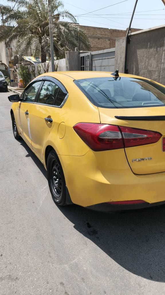 السلام عليكم للبيع كيا فورتي موديل 2015 محرك 2000 جي دي اي فول مواصفات سلايت بصمه قطعتين تبريد شاشه كامره تحكمات استيرن ضرر جاملغ وبنيد رقم بغداد بسمي السعر 97 وبيها مجال بسيط للاستفسار *********** بغداد, العراق
