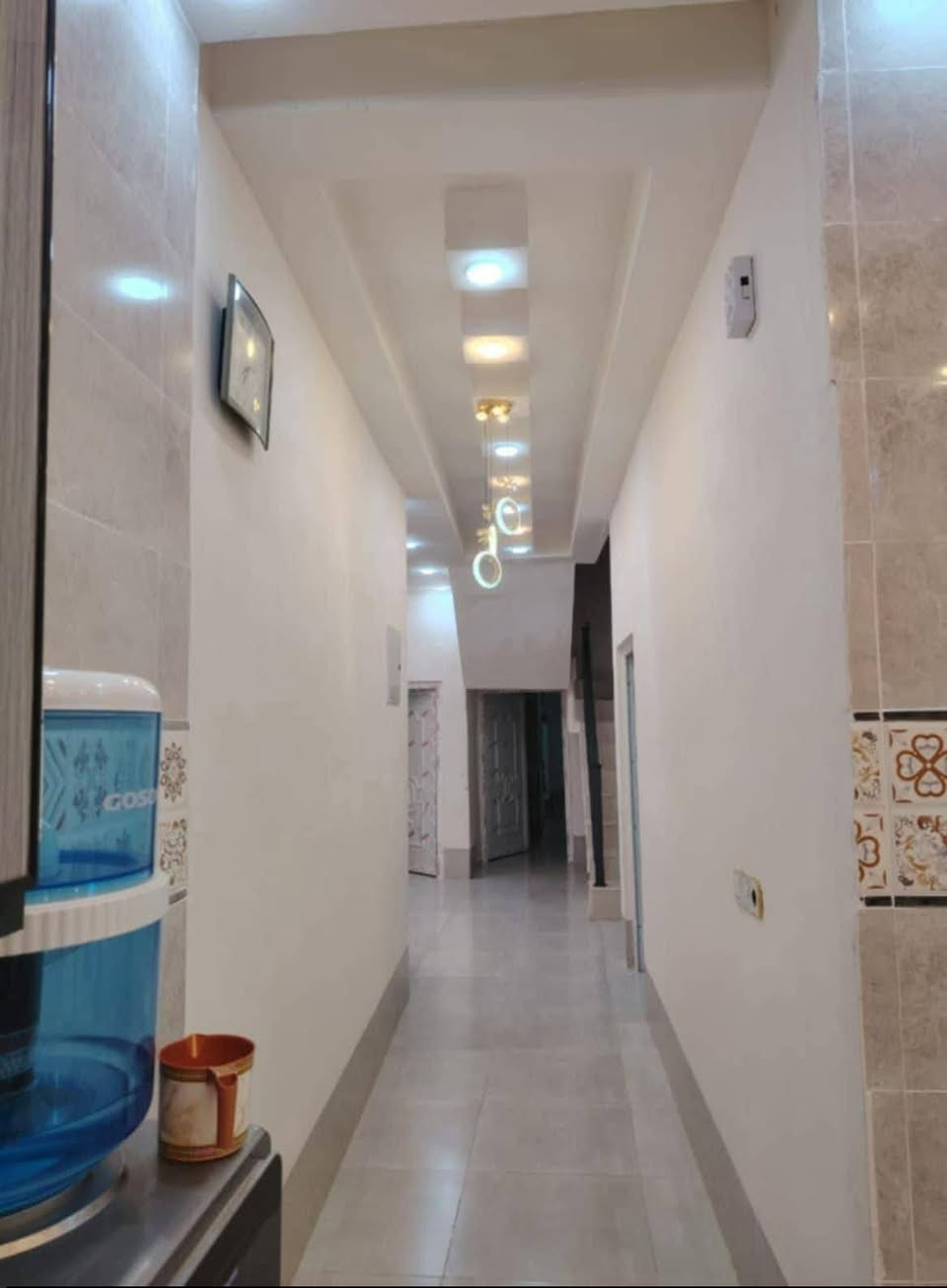 دارللبيع مساحه ٣٠٠ متر طابقين يتكون البيت من استقبال ١٠متر و ٥ غرف نوم وهول وكراج ١٢م صيحيات بل طابق الثاني والطابق الاول و احد الفرف في الطابق الاول مساحته ٧*٥تحتوي على سويت داخلي وصحيات خارجيه  الواجهه الابواب والشبابيك المنيوم ايطارات الابواب والشبابيك الواجه مرمر نظام كهرباء الواجه فوتوسيل يشتغل ويطفي وحده نظام الكهرباء فول كل طابق على حده نظام الماء نظام حديث  صندوقي سقف الاستقبال والمطبخ والهول مغربي بلصب الغرف سقف ثانوي يحتوي على ترك مساحه جدآ حلوه وحديقه الواجه ١٠ العمق ٣٠ نظام كامرات مراقبه حديقه

السعر 125مليون مع المجال

صياده قبل السيطره
***********

***********
