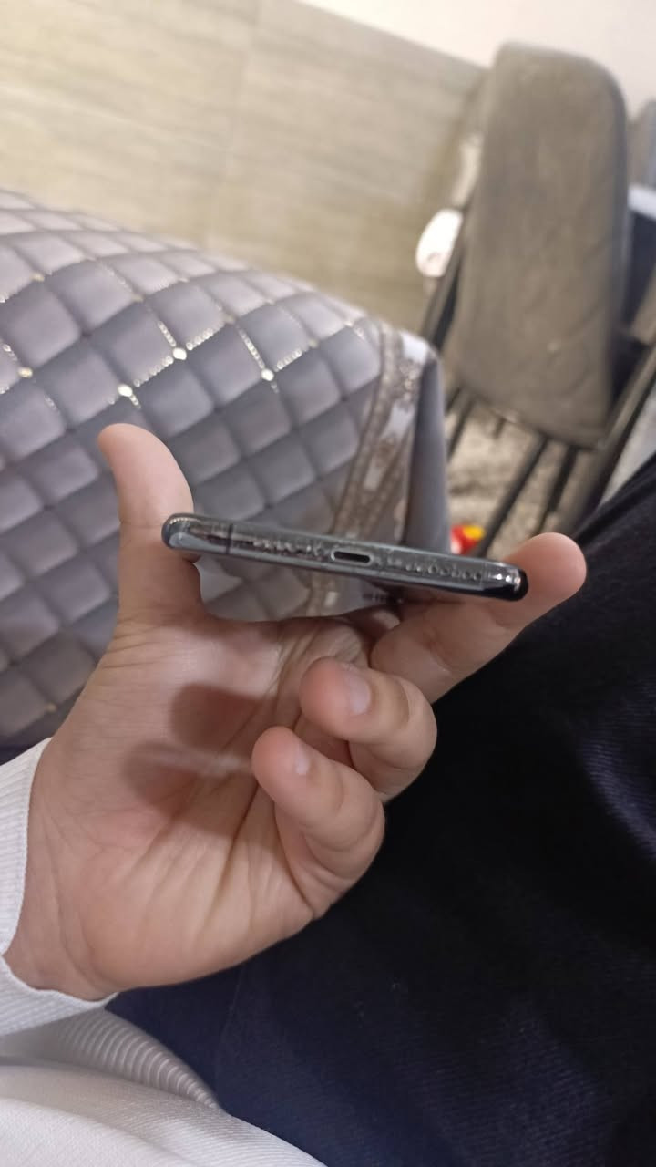 السلام عليكم 
ايفون اكس ماكس 
٢٥٦
فيس ايدي شغال
بطاريه تقره٧٤
جهاز فولل نضافه 
شرط مامفتوح 
السعر ١٨٠وبي مجال بسيط 
مكاني ايسر وحده قرب مستشفى السلام
***********
