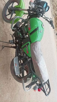 دايون ٢٣ • محرك ٢٠٠ • بدون أوراق