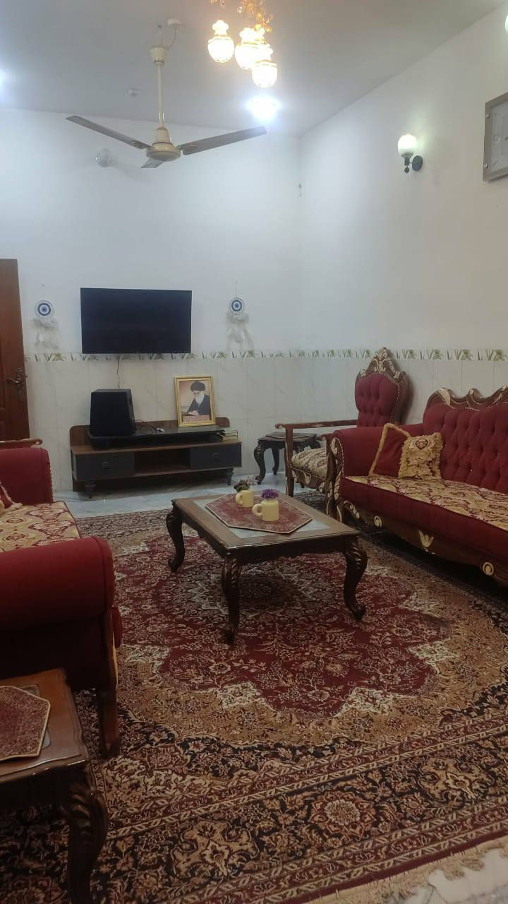 سلام عليكم بيت للبيع على طريق السنيه بحي الامين المساحة200م طابقين قريب على شارع غير متواجد على فيس للاستفسار على رقم ***********
