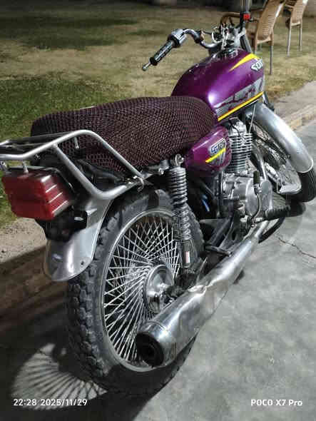 السلام عليكم ماطور نامه رياضي موديل 2017 للبيع مكينه ناعمه دراجه جاهزه  شرط نص هندر محرك شرط شلعه ونشاط فوول نضافه گدام العين شغل ومشي السعر 250 وبي مجال شي قليل الاتصال على هاذا الرقم *********** ليس متواجد على الفيس
