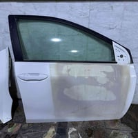 اغراض كورلا للبيع من 2016 الى 2019 قيم واخذ  باب كامل اصلي امريكي عدا ...