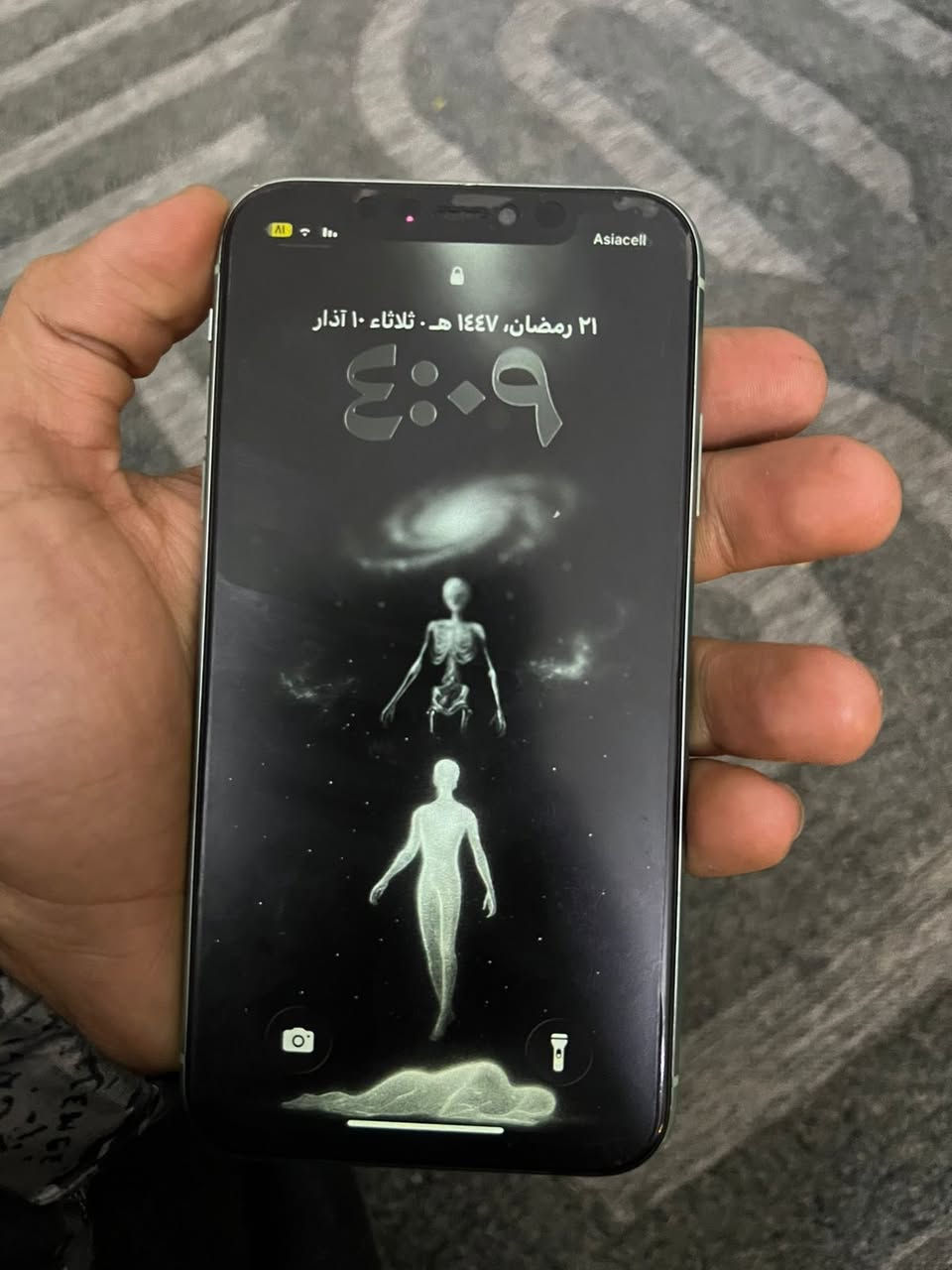 ١١ عادي ضاكره ١٢٨مبدل شاشه اصليه فيس ايدي شغال وضهر مكسور ملحقات كارتون بس تليفون نضيف مثل مشوف سعره ٢٣٠ مو شراي لا يكسر بسعره ***********
