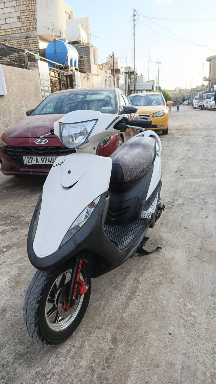 السلام عليكم دراجه ماكس عدله للبيع  الدراجه ما صارله هواي من طالعه من الحاويه الدراجه ما نقصه أي شي ما مفتوحه الدراجه مكفوله مكان ناصرية مركز
السعر خاص    ***********
