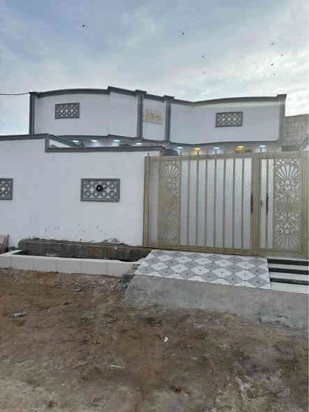 اسعد الله اوقاتكم بكل خير 🔷 
متوفر بيت البيع 🔷 
بمساحه 300متر 
طابو ملك صرف تحويل سهم باسم المشتري 🛑
الموقع البصره ابو الخصيب شارع كوت الحمداني قرب المحكمه الجديده 
مو بيت روعه 🏨
البيت يحتوي على 
#غرف نوم 3
#صاله
#ديوان
#مطبخ
#كراج
#حديقه🌹 
#صحيات داخلي وخارجي 🛑
وسعر البيت 140مليون اوبي مجال 💸 
للاستفسار والتواصل تصل *********** البصرة
