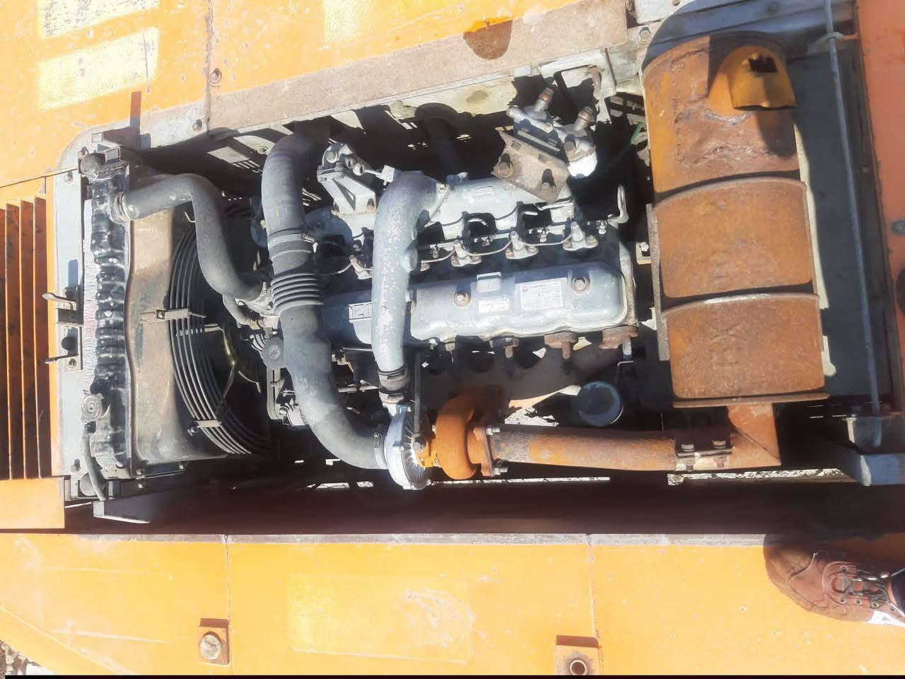 سلام عليكم حفارتين للبيع تو موديل 93 جاهزات للعمل صرف جدد رقم الهاتف ***********
