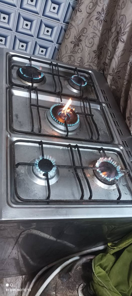 سلام للبيع السعر 125بيه مجال كله شغال نضيف الفرن يشتغل ***********
