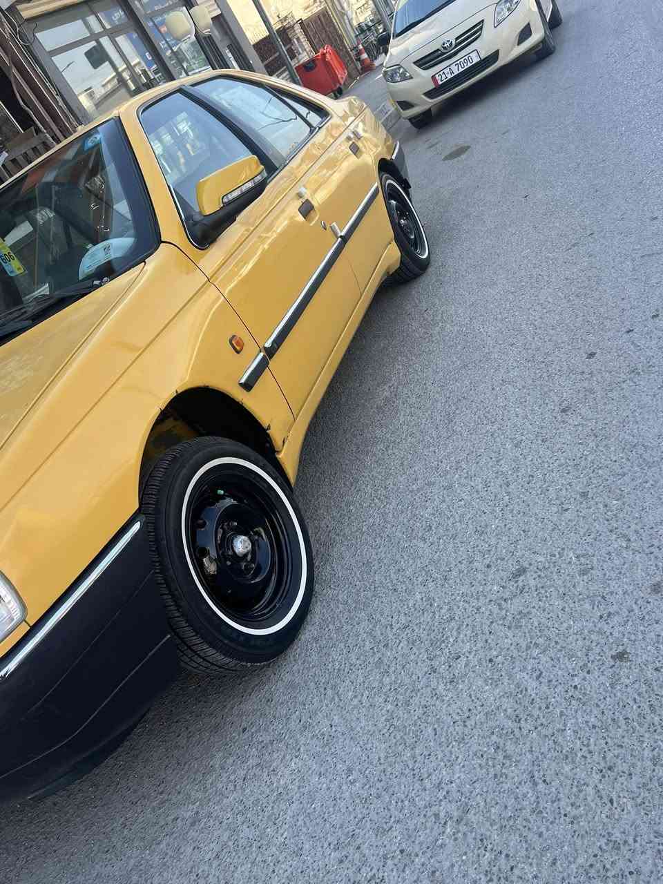 سلام عليكم بيجو موديل 9 كفالة عامة اب اسمي تحويل ثاني يوم ترايك للبصرة كير ومكينة كفالة لا تبخير ولا تنقيص تبريد وية لسويج مكاني سيدية حي لعلام مصفرة هيئة وغرامات *********** داخل وجنطة كلة جلد وبيها هواي شغلات بعد خابر ودلل
