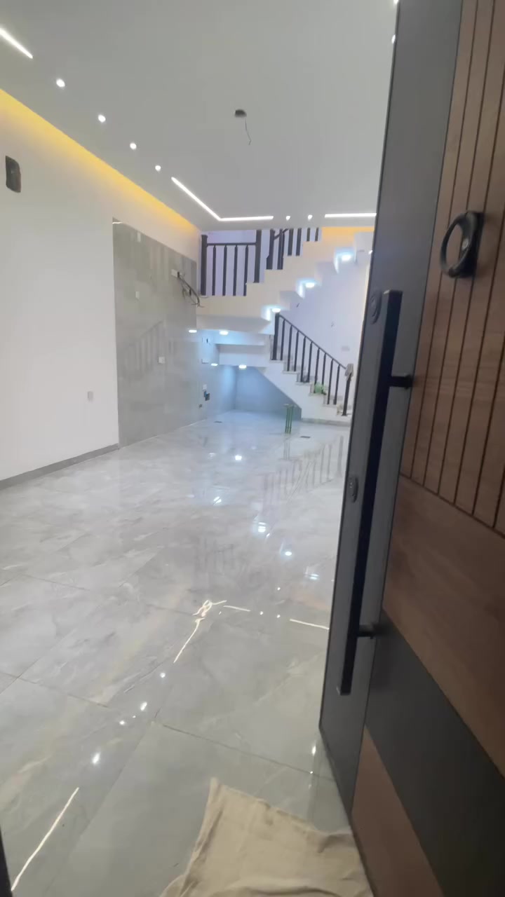 للبيع بيت 66 م  يحتوي على 5 نوم محلة 637
***********@إشارة
