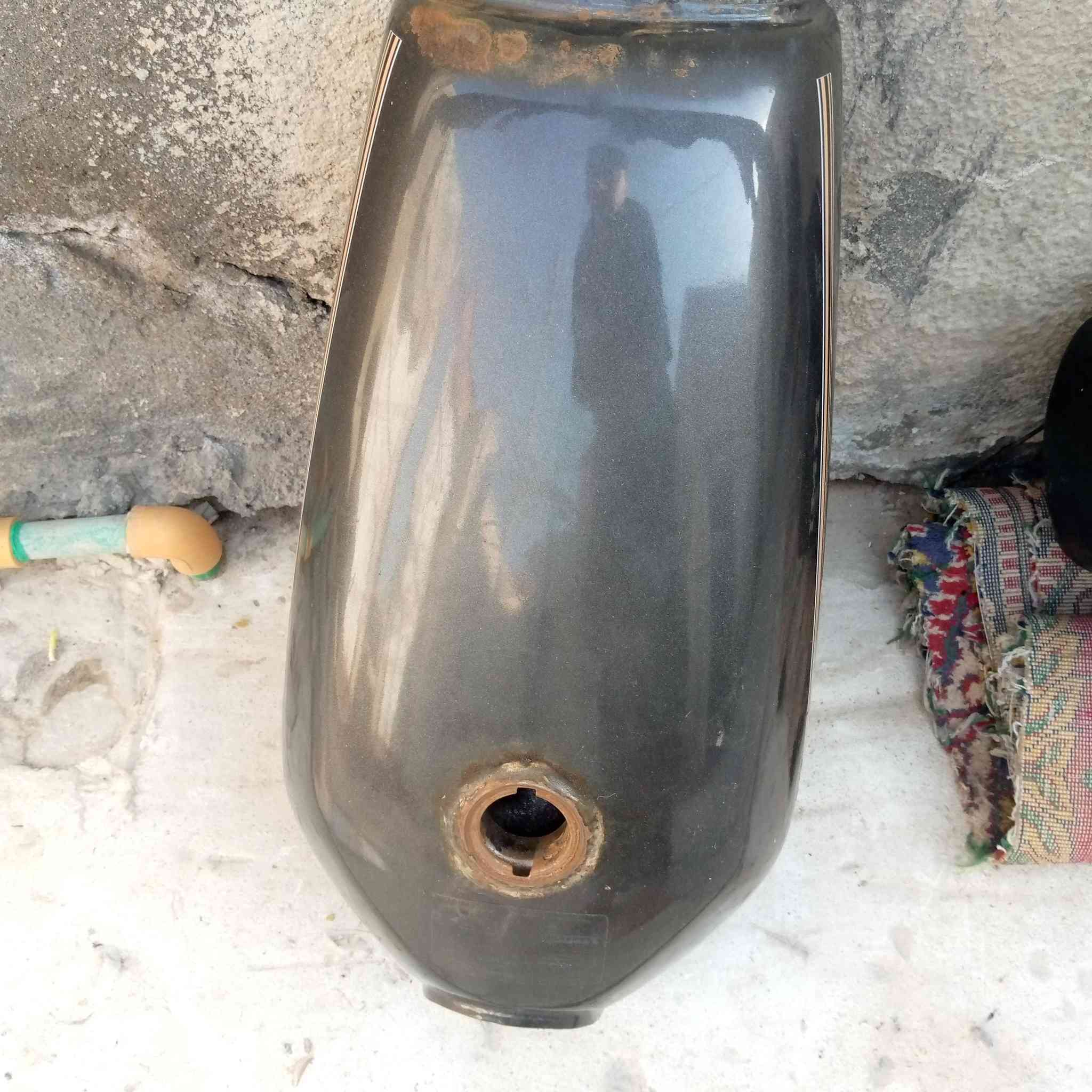 السلام عليكم سرج وتانكي للبيع
نضيفات كلش السعر 30 الف

 ***********
