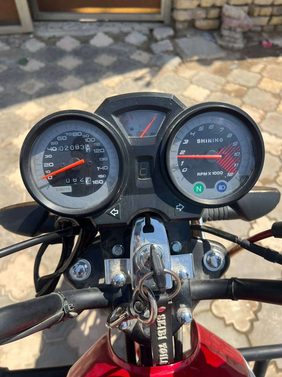 السلام عليكم دراجة شاينك 
موديل 23
قوة المحرك150cc

الدراجة صارلها ٣ اشهر من طلعت من الوكيل يعني نضيفة وماماشية هواي
سعرها مليون ونص وبيها مجال للطيبين المكان ناصرية مركز 
***********
