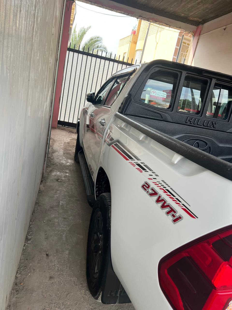 السلام عليكم
هايلوكس 2023  فور ويل بانزين 
ساز فول مواصفات 
بصمه 
تبريد كشنات 
قطعتين تبريد
مرايات شفط +ترحيب 
رقم اربيل تريد تحويل تريد وكالة
السياره جديده مامتعوبه استخدام شخصي 
العنوان البصره قضاء المدينة

+964 771 298 8669
