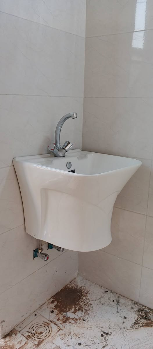 کاری ئیمڕۆم بۆ ماڵێکی بەڕێز الحمدللە بۆ ئیش و کاری ناوماڵە کانتان یاخود تەئسیسکردنی بۆڕی و کارەبایی پەیوەندی بکەن ***********
