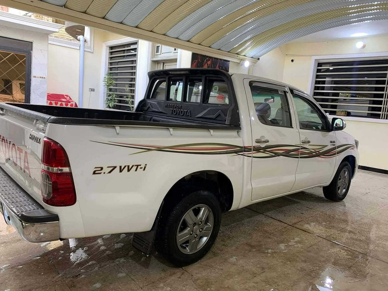 السلام عليكم عندي بيكم للبيع موديل 2015 رقم اربيل سياره كفاله عامه تحويل ثاني يوم كير  وتماتيك ماشيه 90 العنوان بغداد والشراي يتصل ***********
