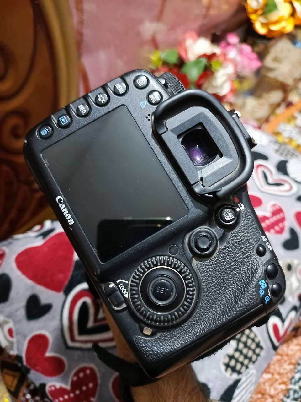 كامره كانون 7D للبيع مع زوم 70 /300
بطارية 🔋 + رام + شاحنه 
للبيع. بسعر مناسب للتواصل خاص او اتصال 
***********
