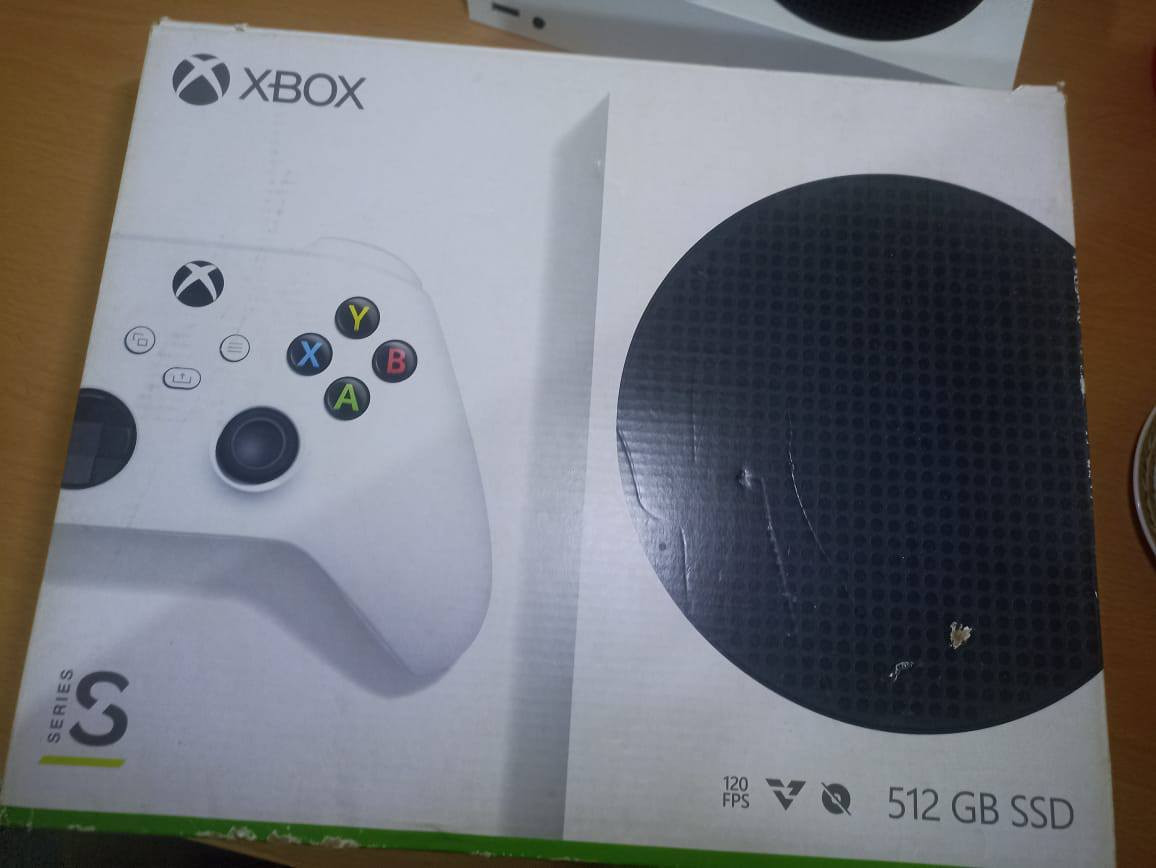 بسم الله الرحمن الرحيم
اكس بوكس سيريس اس استعمال سمه  جهاز مفش ولا ختش تبارك الرحمن الجهاز
معاه باكو وكامل ملحقاته
يوجد فيه حساب فورت نايت
ويوجد فيه لعبه رديت

السعر 2100د

المكان بنغازي بوهديمه 
للاستفسار 0943182076


**إذا كنت صاحب هذا الإعلان وتريد حذفه لأي سبب، رجاءا أرسل رسالة إلى الدعم الفني**