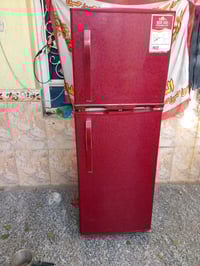 ثلاجه للبيع شغاله ما بيه اي عطل او تبديل نظيفه كلش او تبريد شغال  ..ال...