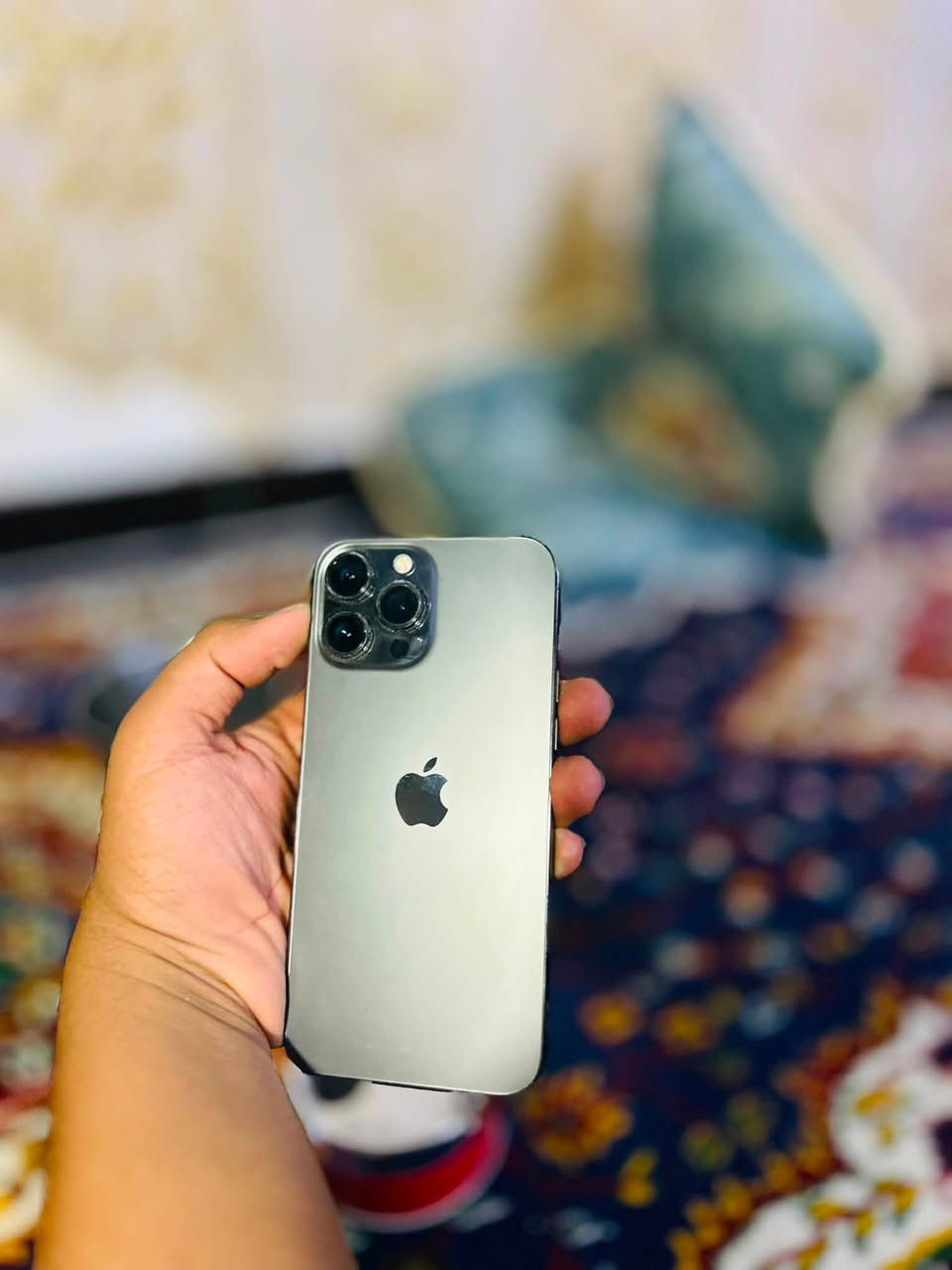 سلام عليكم ايفون 13 Pro Max للبيع
ذاكرة 256 
بطارية 89 
دبل شريحه جهاز نضيف كلش وتر بروف 
تجي و شوف بعينك تفحص وين ما يعجبك 
سعر 700 ألف وبي مجال بسيط هـ***********

