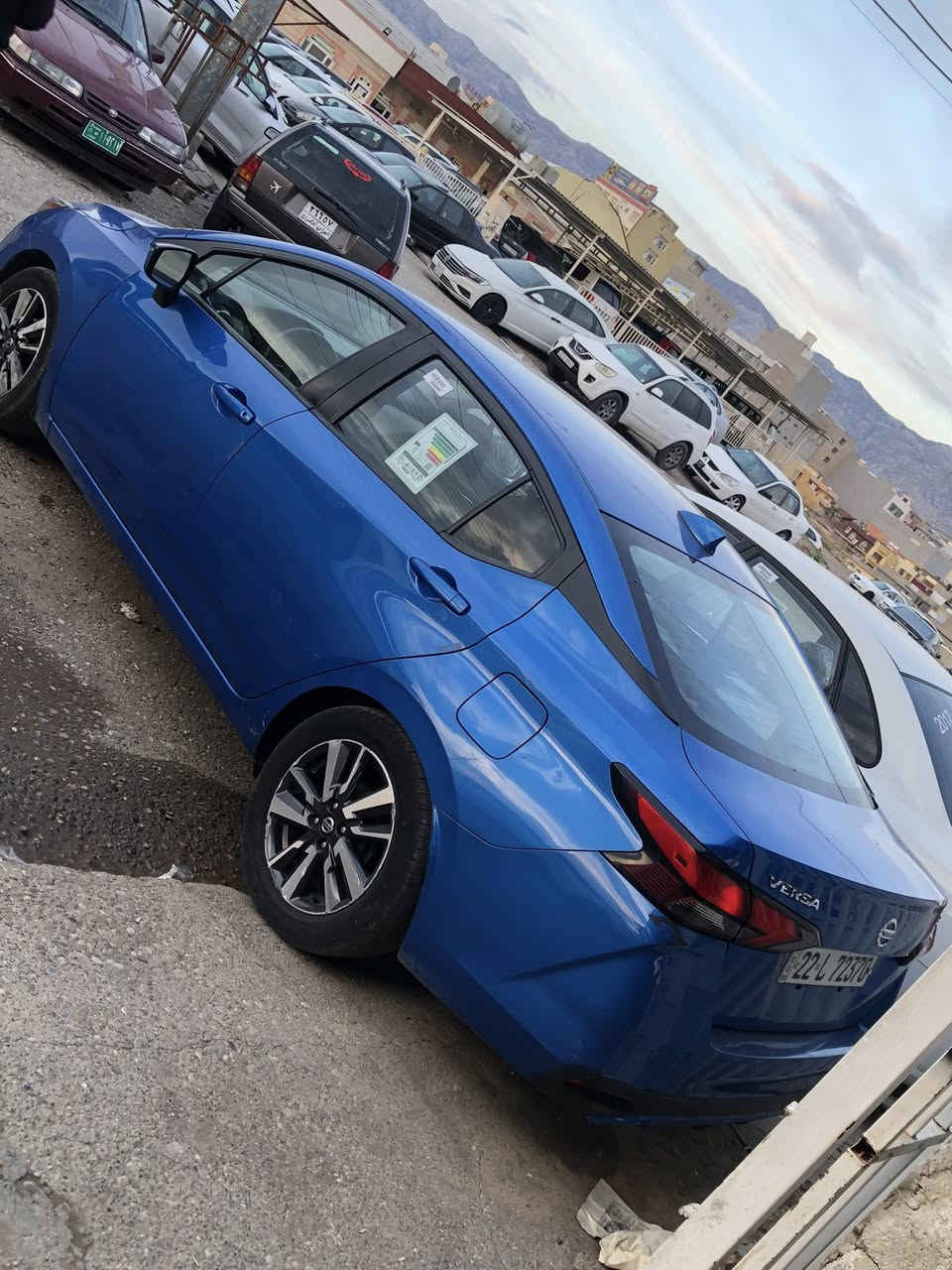 نيسان فيرسا 2021 sv
قطعتين صبغ بدون دواخل 
رقم وسنوية جديد 
الايرباكات سليمة عدا الاستيرن 
*********** ☎️
العنوان : عقرة معرض دنيا
