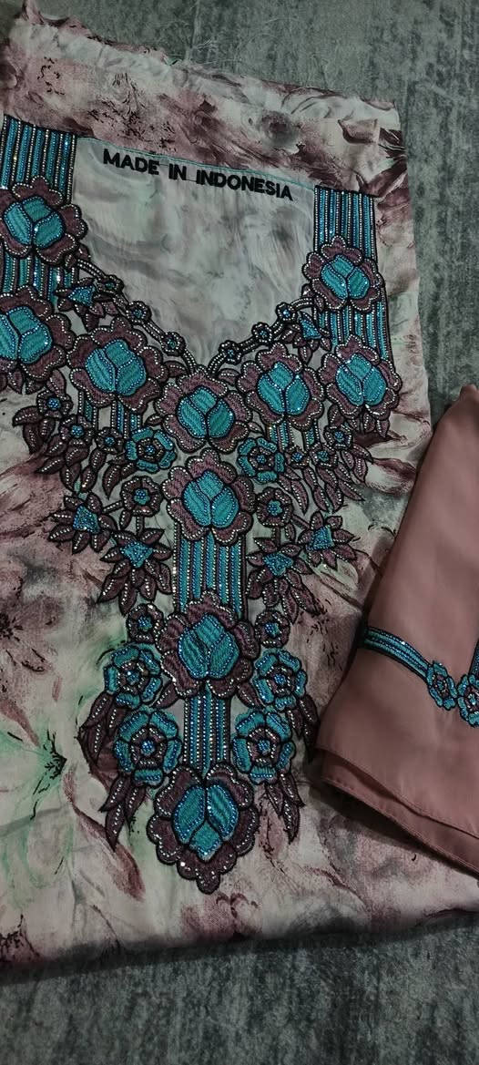 ترند  رمضان 2026 ✨✨
المخور الحرير الاندونيسي مع الشال الجرجريت الإماراتي بنقشات مميزة وألوان مختلفة ترندية 
القطعه تكون 4 أمتار شغل الصدر والردن يدوي مع ستراس 

يتوفر توصيل لجميع المحافظات


**إذا كنت صاحب هذا الإعلان وتريد حذفه لأي سبب، رجاءا أرسل رسالة إلى الدعم الفني**