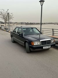 مارسدس 190 طيارين سيارة نظيفه وحلوه ودواخل نضيفه بدون خياس مصبوغه عام ...